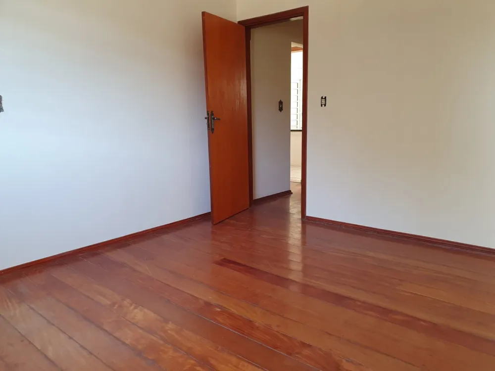 Casa 3 quartos para Venda no bairro Jardim Nova Aparecida em Poços de Caldas