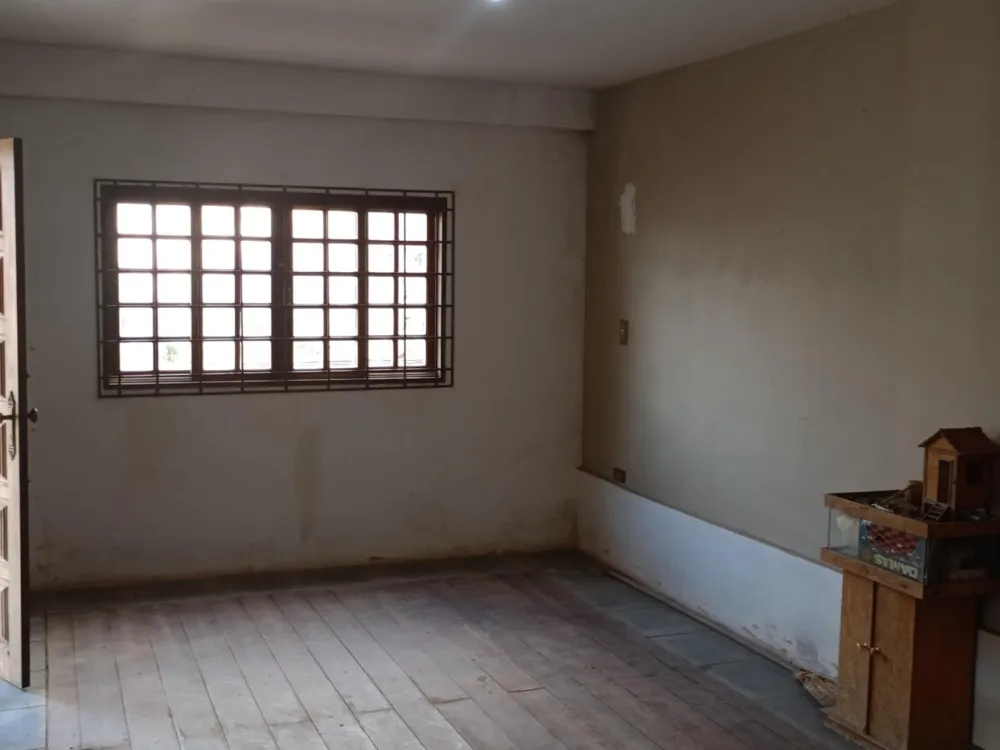 Casa 3 quartos para Venda no bairro Chácara Praia do Sol em Poços de Caldas
